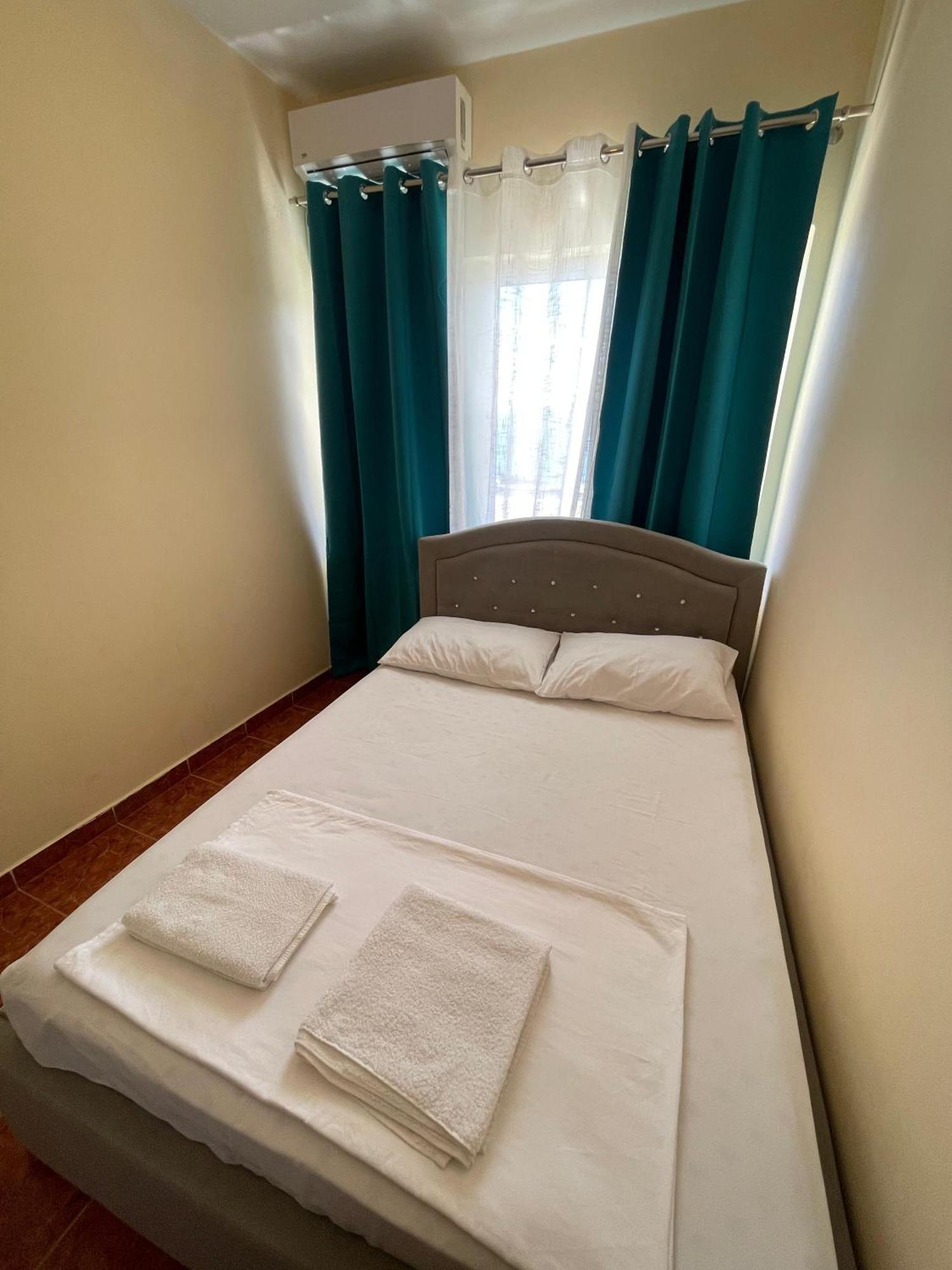 Hotel Gjika Sarandë 外观 照片